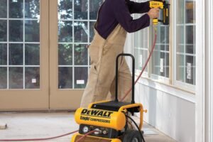 DEWALT D55154 1.1 HP Continuous 4 Gal Electric Wheeled Air Compressor Review
