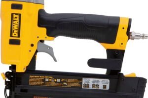 DEWALT Pancake Air Compressor with 165 Max PSI and 2.6 CFM @ 90 PSI Review