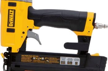 DEWALT Pancake Air Compressor with 165 Max PSI and 2.6 CFM @ 90 PSI Review